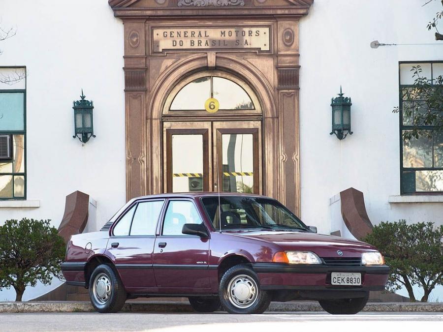  Chevrolet Monza 1991 года  (фото 2 из 2)